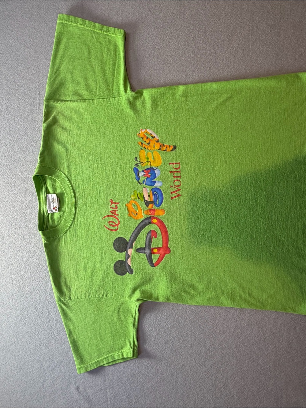 Vintage 90s Walt Disney World Mickey Pooh Tigger Character Graphic Tee